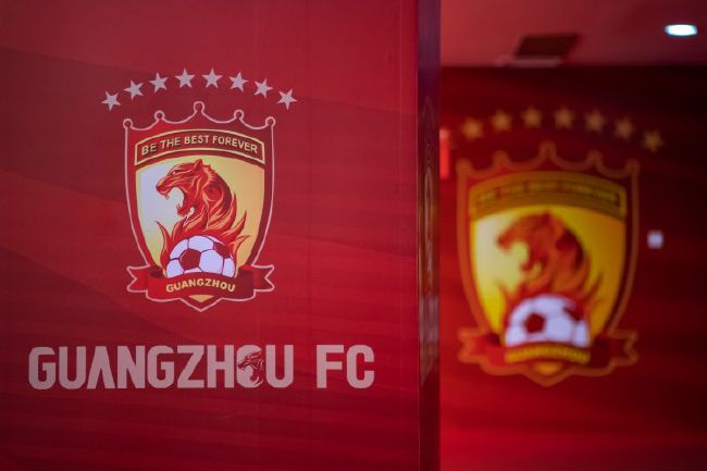 “马克西米利安-贝尔既可以出现在中路，也可以出现在边路，他的风格和穆勒有一点像，既不是典型的边锋，也不是典型的中锋。